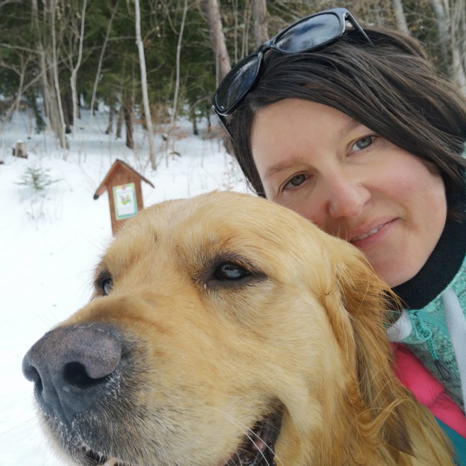 Alicia Perego et Denver, la mascotte du Domaine de Sous-Cor